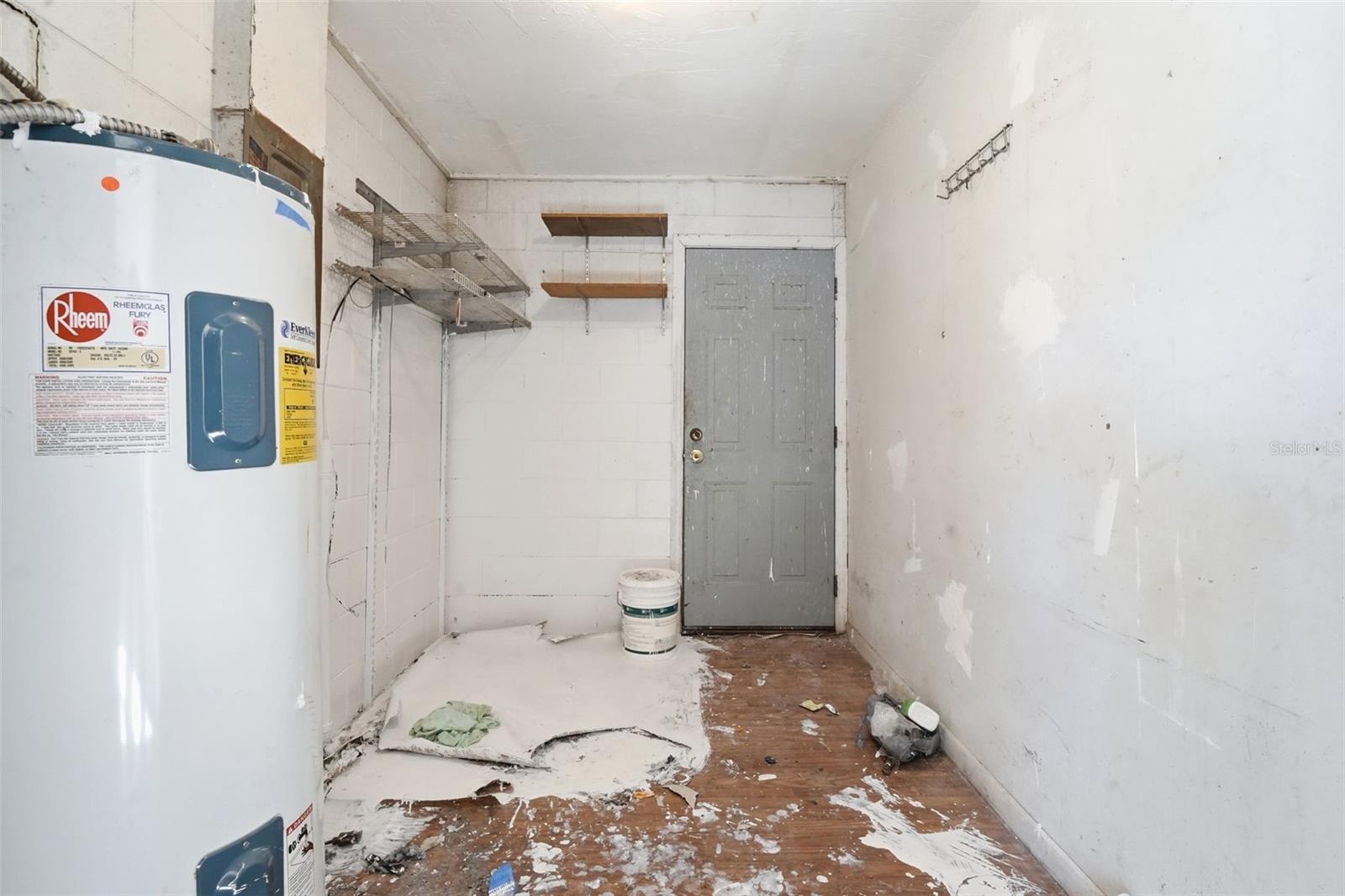 Image 24 of 40 For 808 Oakmont Court