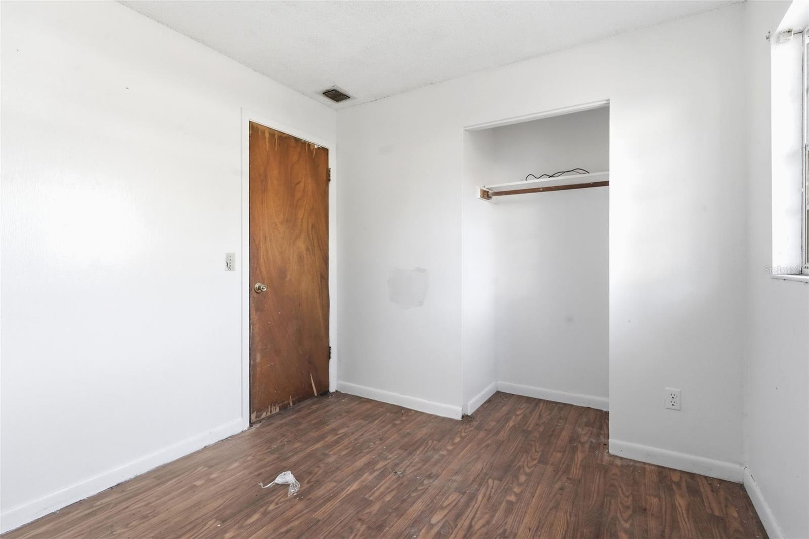 Image 30 of 40 For 808 Oakmont Court