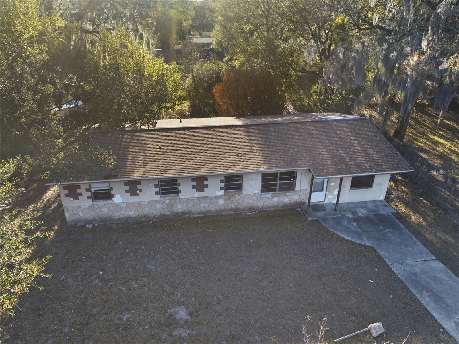 Image 5 of 40 For 808 Oakmont Court