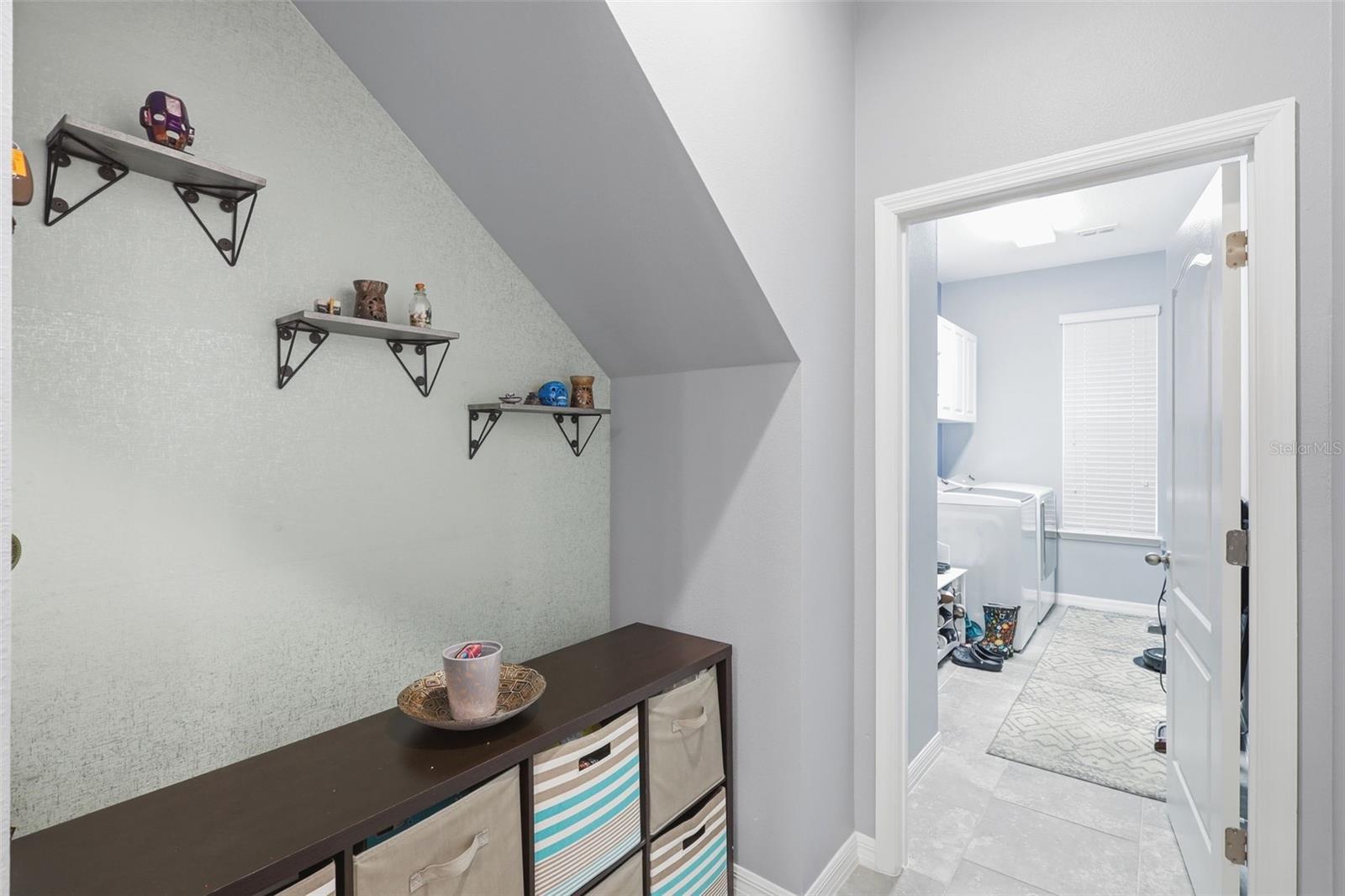 Image 12 of 37 For 737 Victoria Trails Boulevard