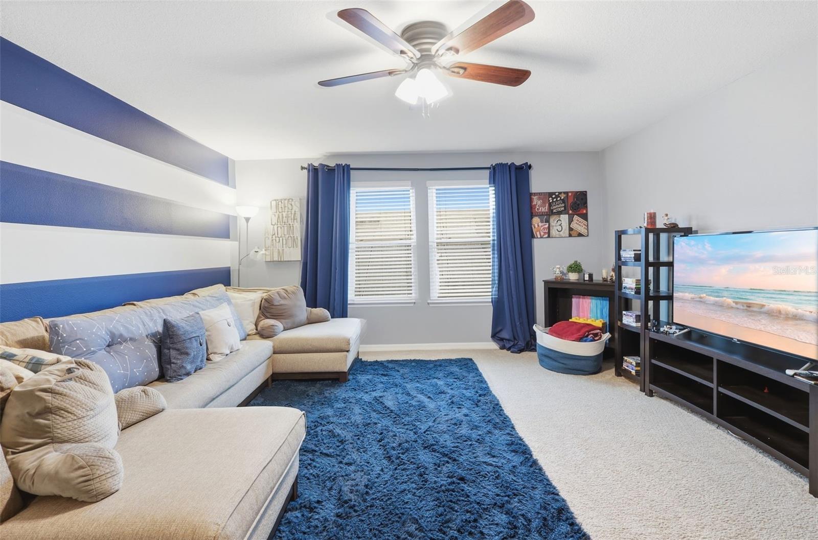 Image 21 of 37 For 737 Victoria Trails Boulevard