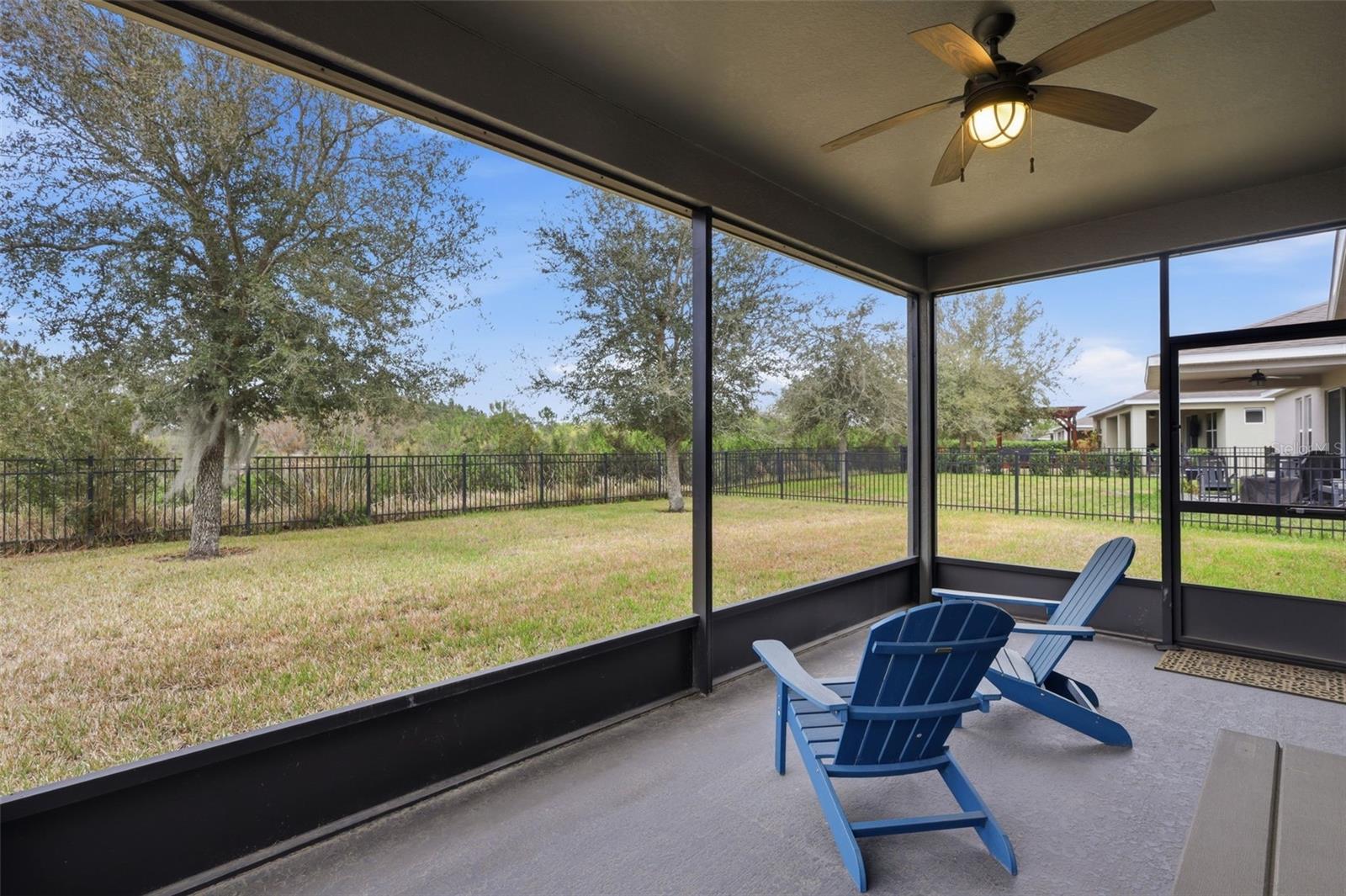 Image 31 of 37 For 737 Victoria Trails Boulevard