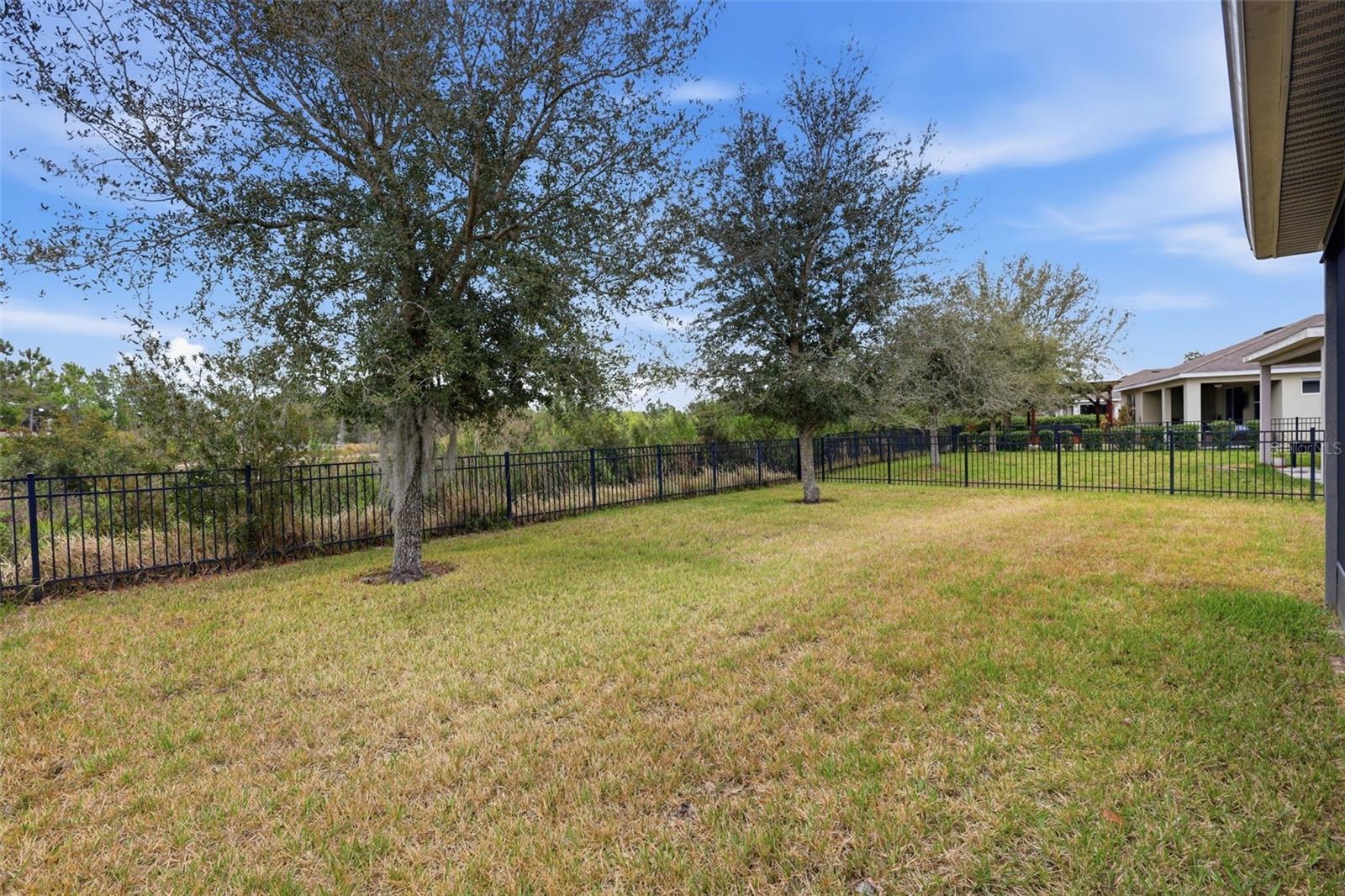 Image 34 of 37 For 737 Victoria Trails Boulevard