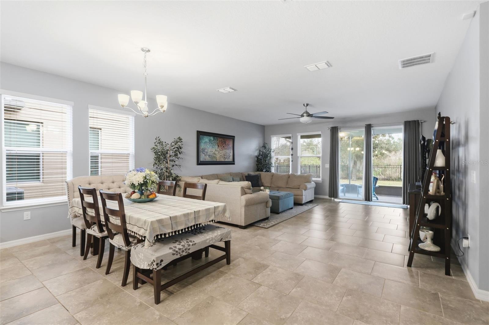 Image 9 of 37 For 737 Victoria Trails Boulevard