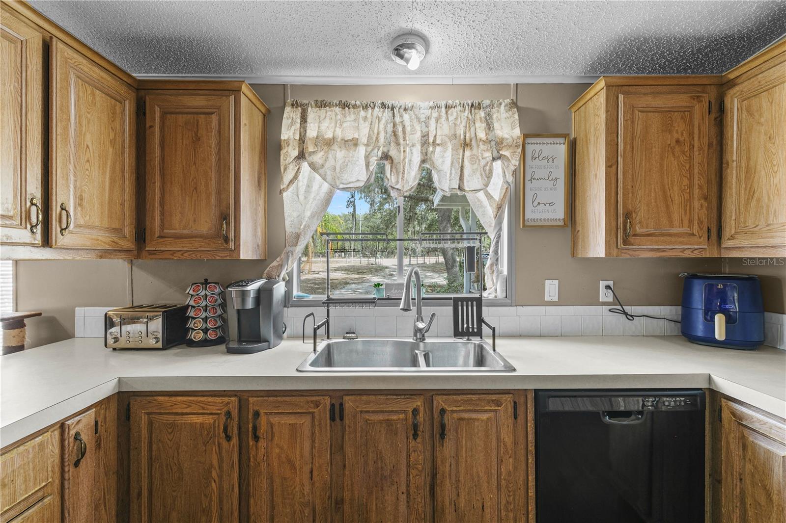 Image 10 of 37 For 9098 Lake Hatchineha Road