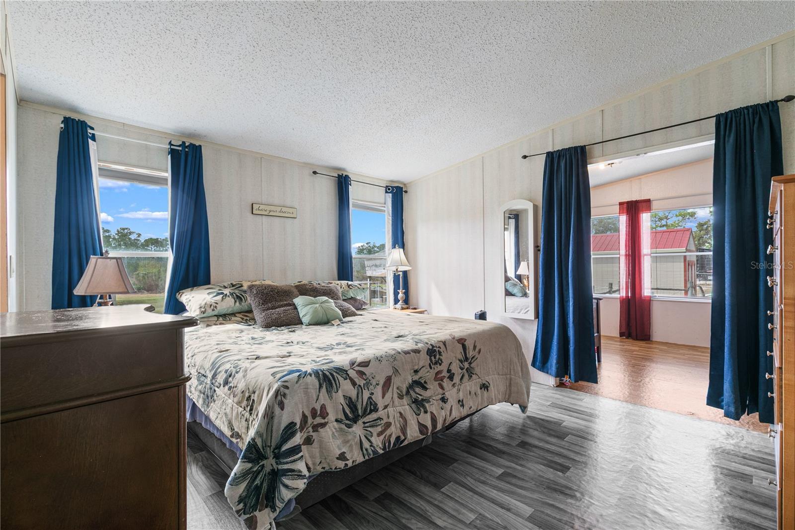 Image 13 of 37 For 9098 Lake Hatchineha Road