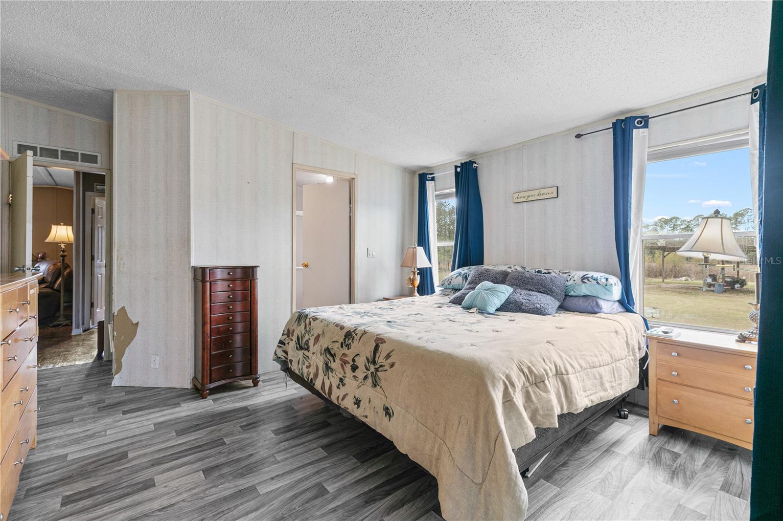 Image 14 of 37 For 9098 Lake Hatchineha Road