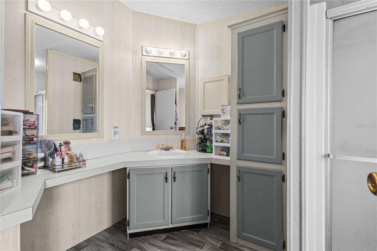 Image 15 of 37 For 9098 Lake Hatchineha Road