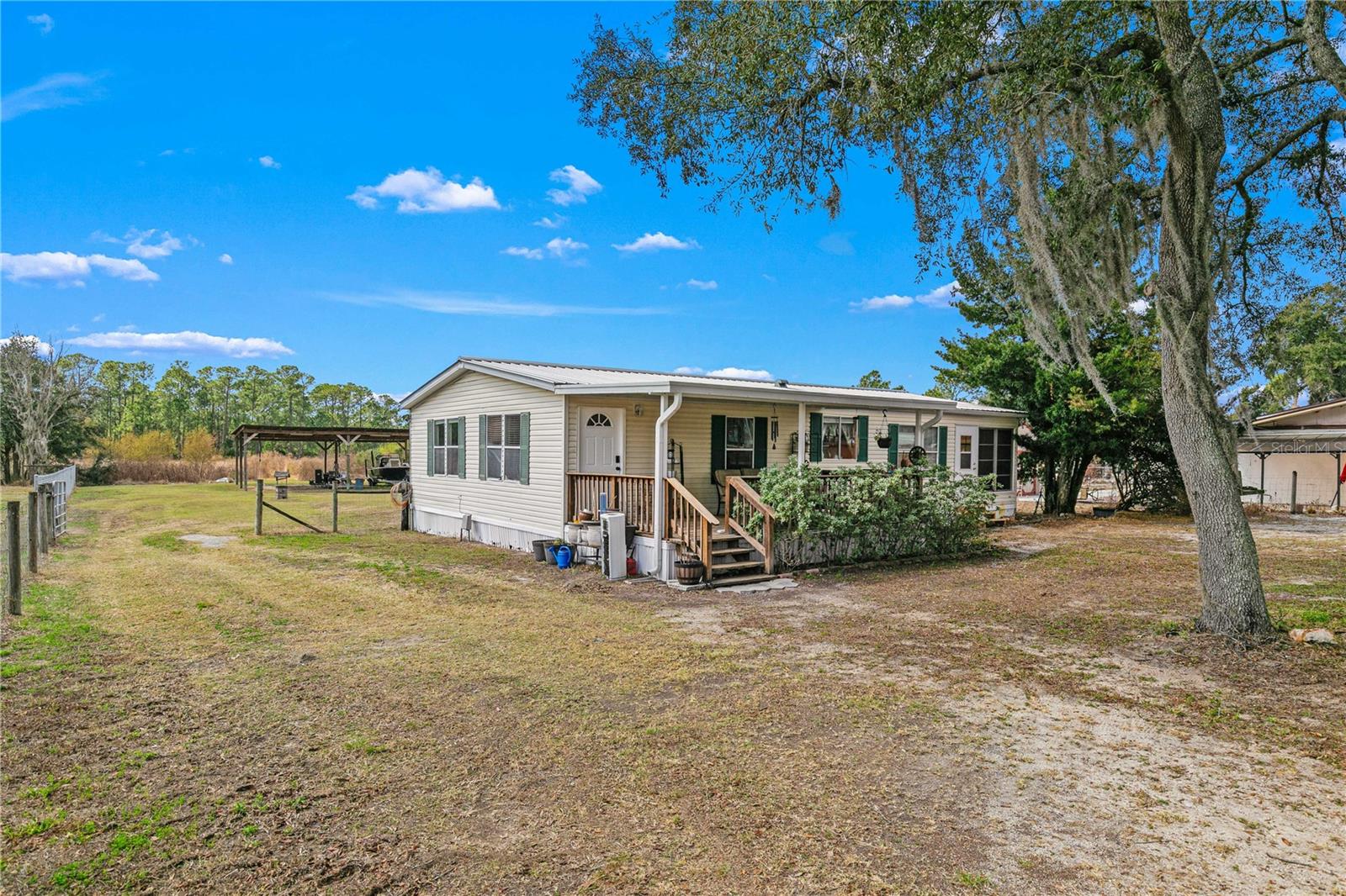 Image 21 of 37 For 9098 Lake Hatchineha Road