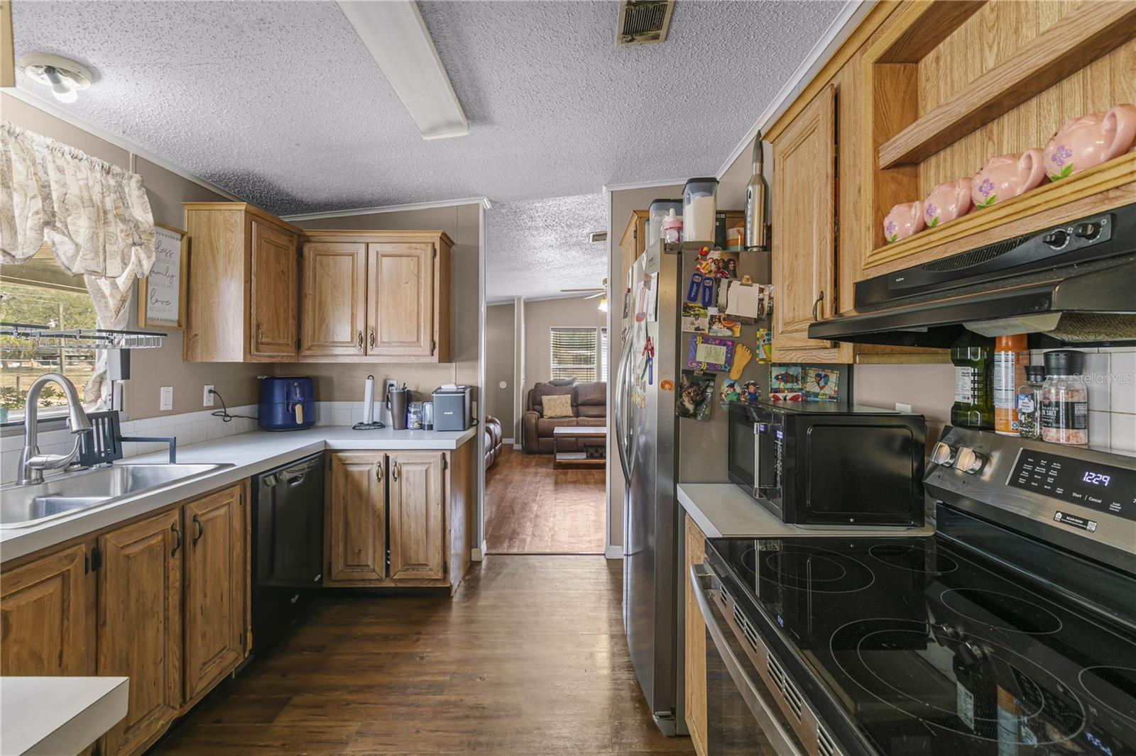 Image 9 of 37 For 9098 Lake Hatchineha Road