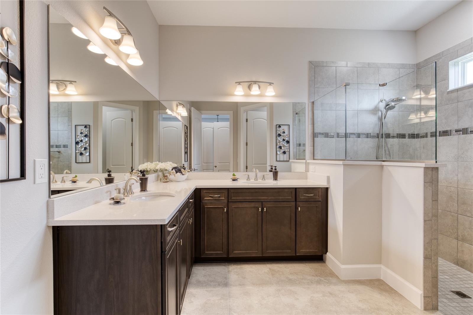 Image 38 of 74 For 3254 Acoma Drive