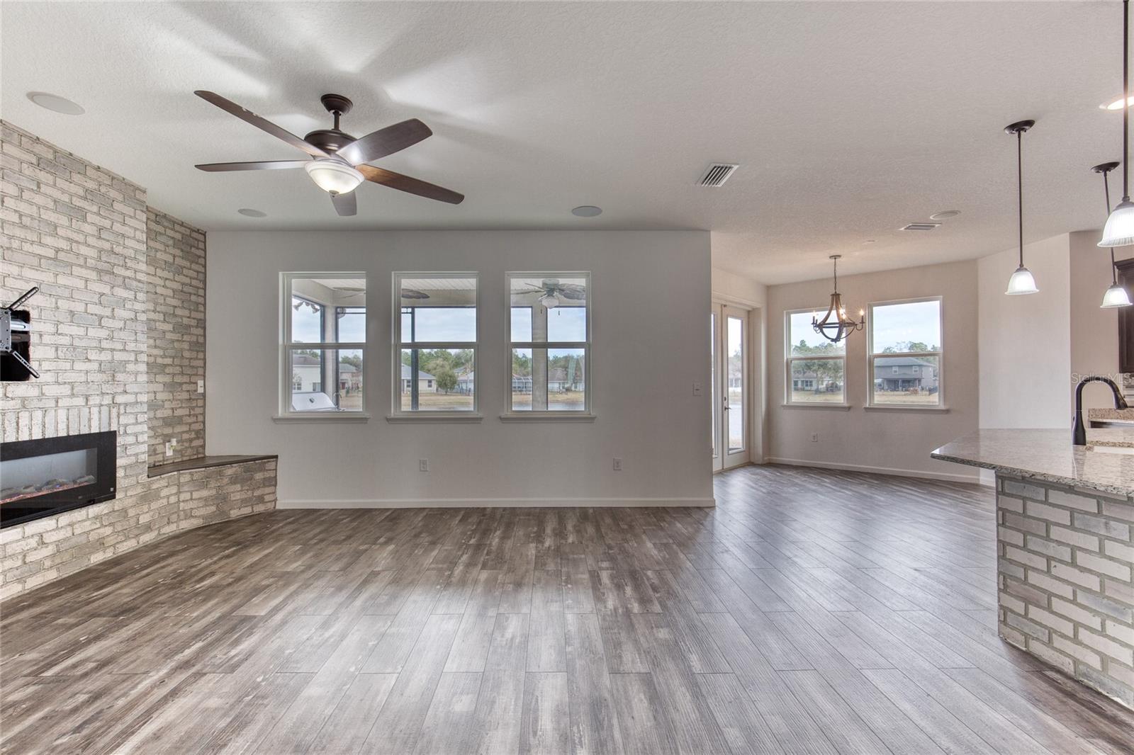 Image 11 of 69 For 160 Pergola Place