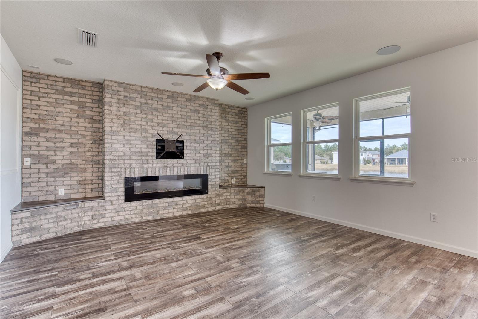 Image 13 of 69 For 160 Pergola Place