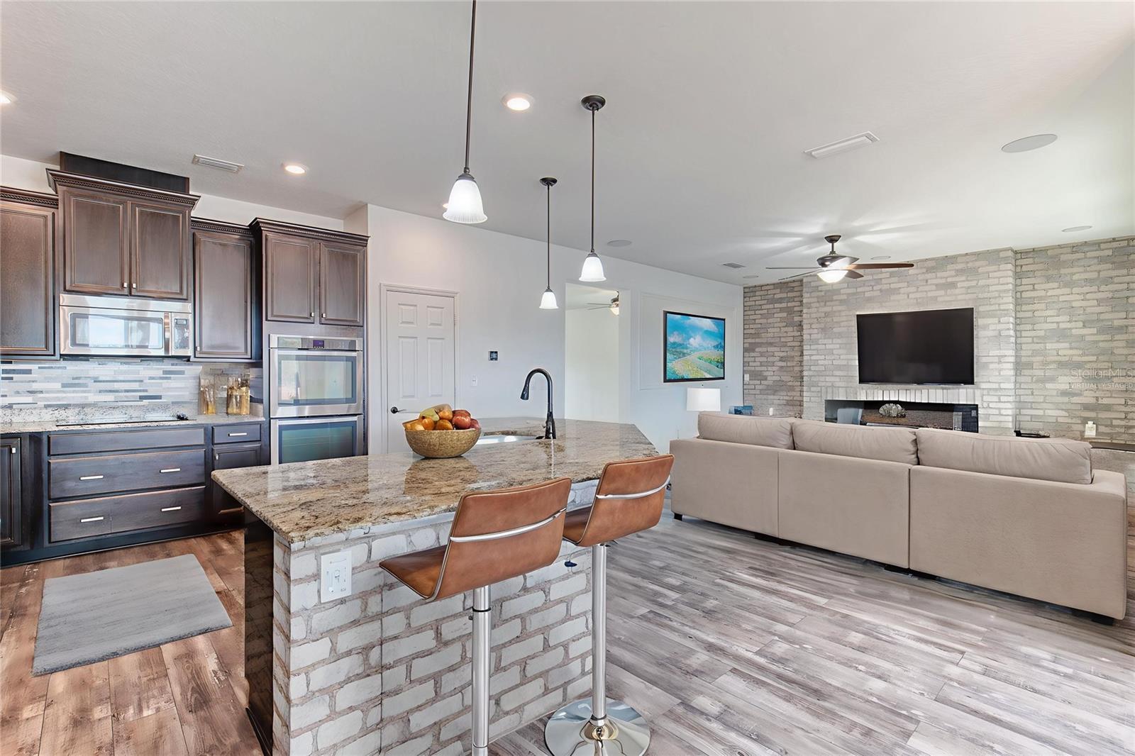 Image 25 of 69 For 160 Pergola Place