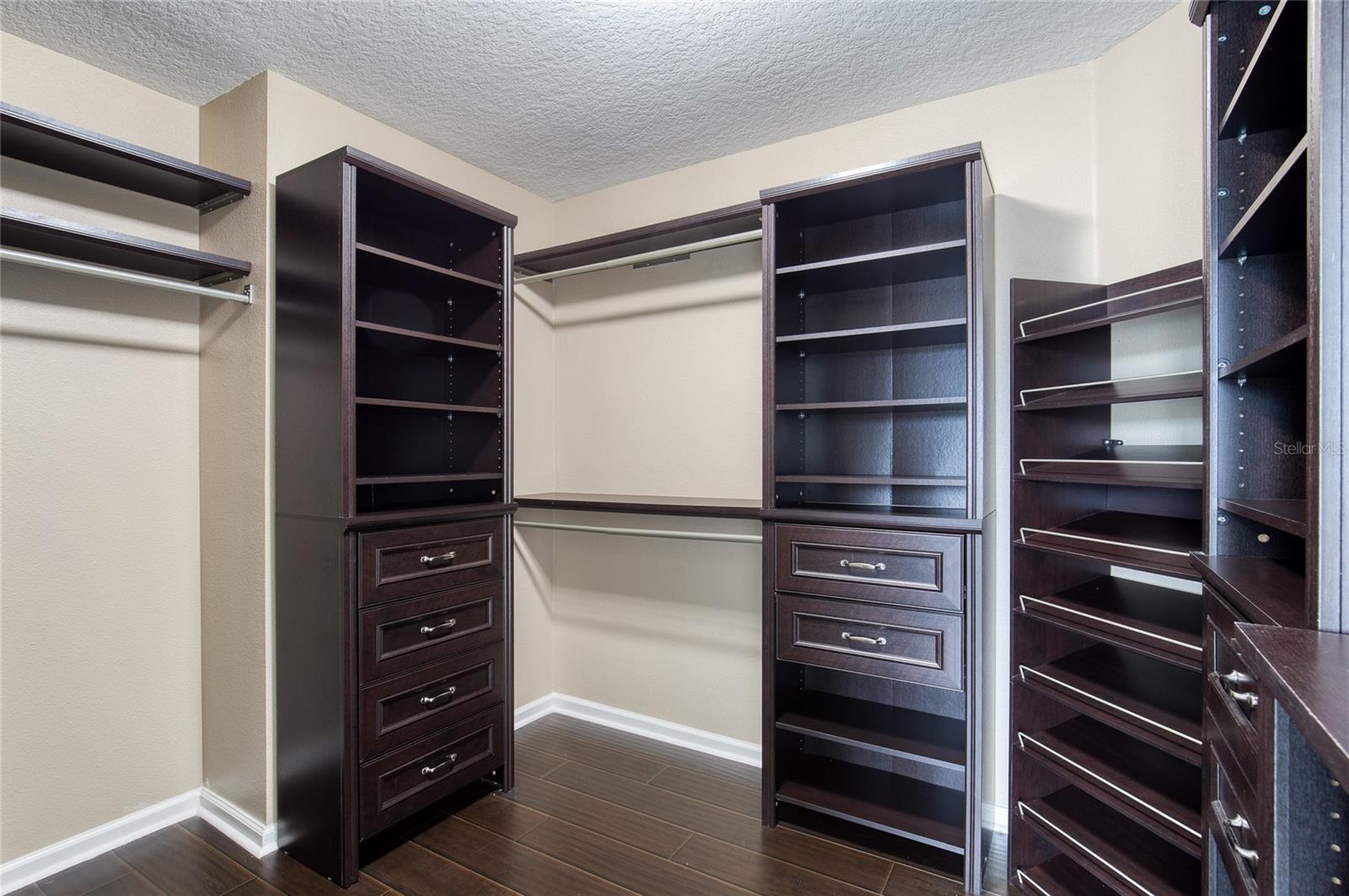 Image 38 of 69 For 160 Pergola Place