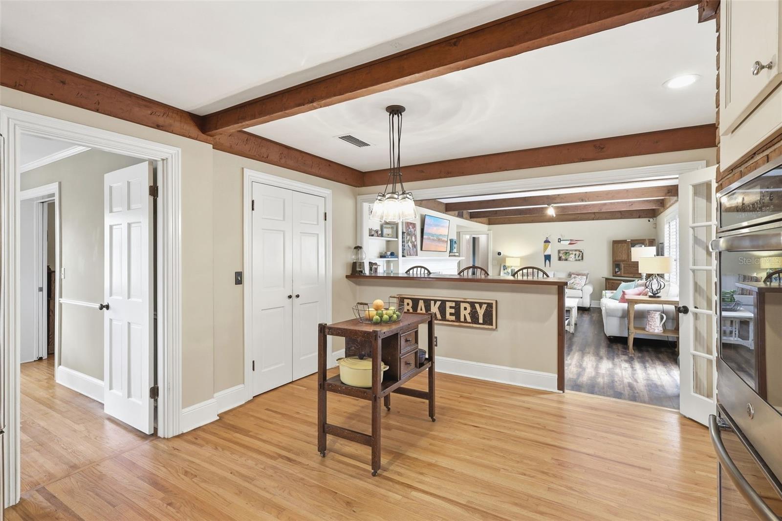 Image 15 of 41 For 911 Pine Tree Terrace