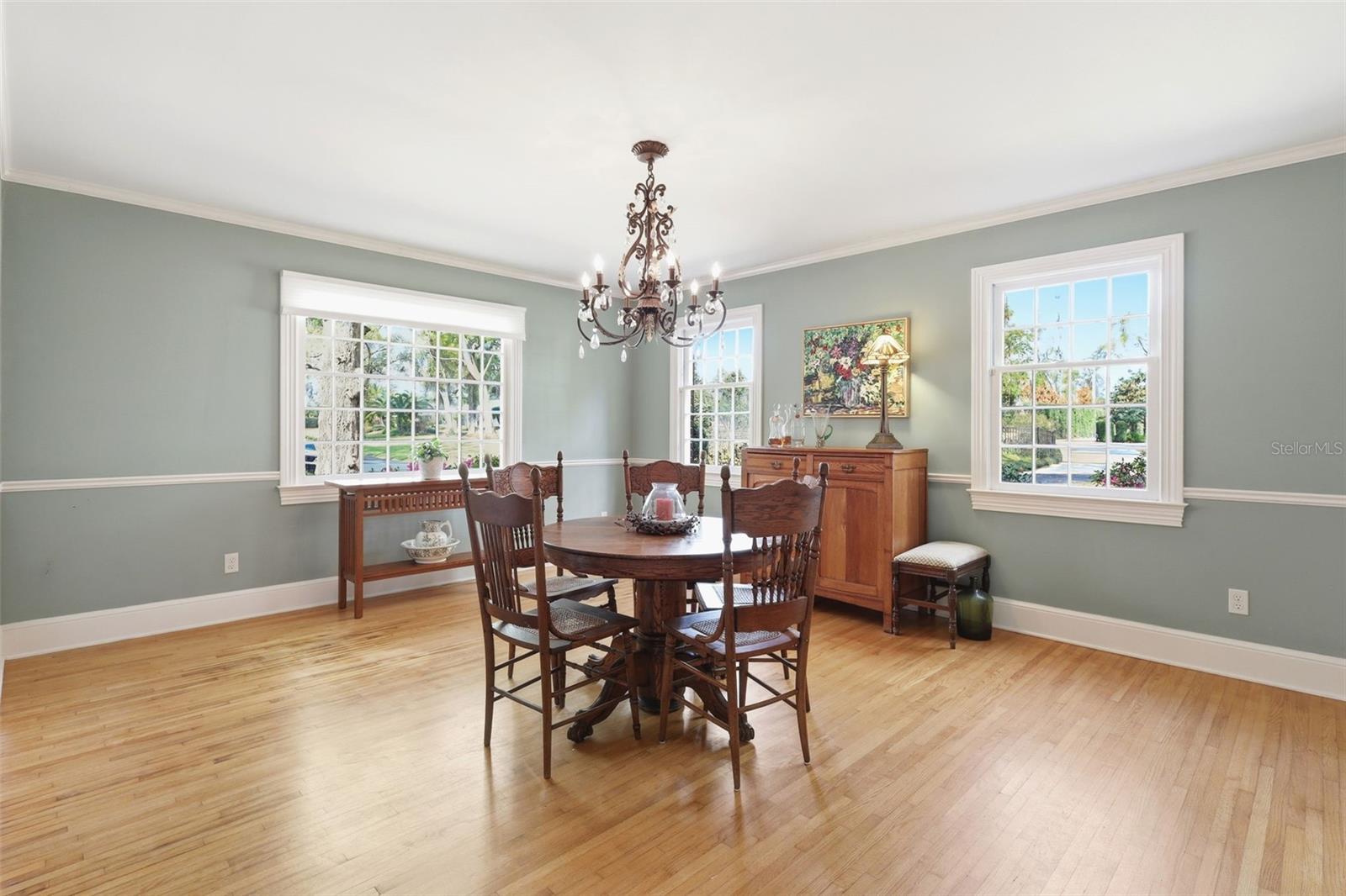 Image 16 of 41 For 911 Pine Tree Terrace