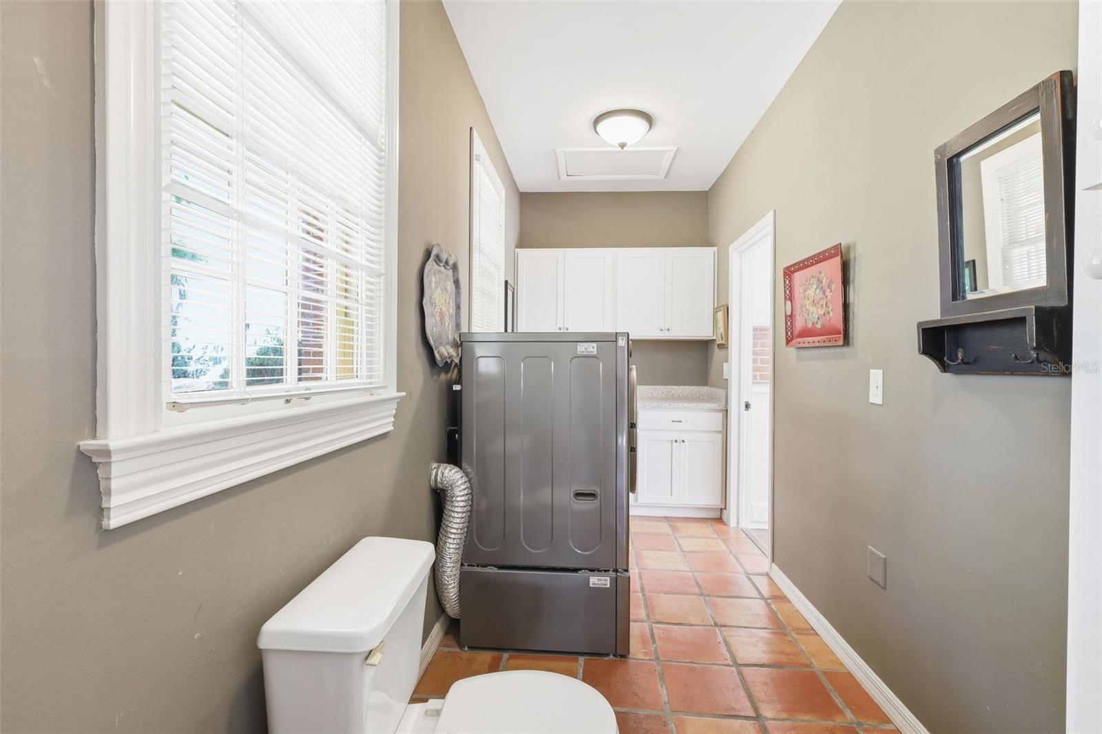 Image 19 of 41 For 911 Pine Tree Terrace