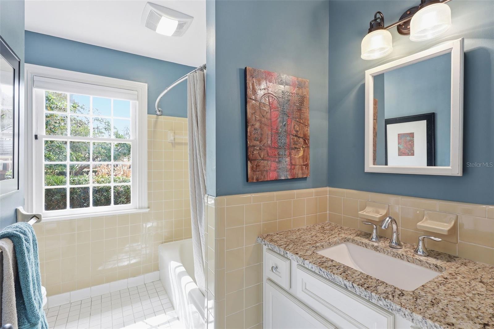 Image 26 of 41 For 911 Pine Tree Terrace