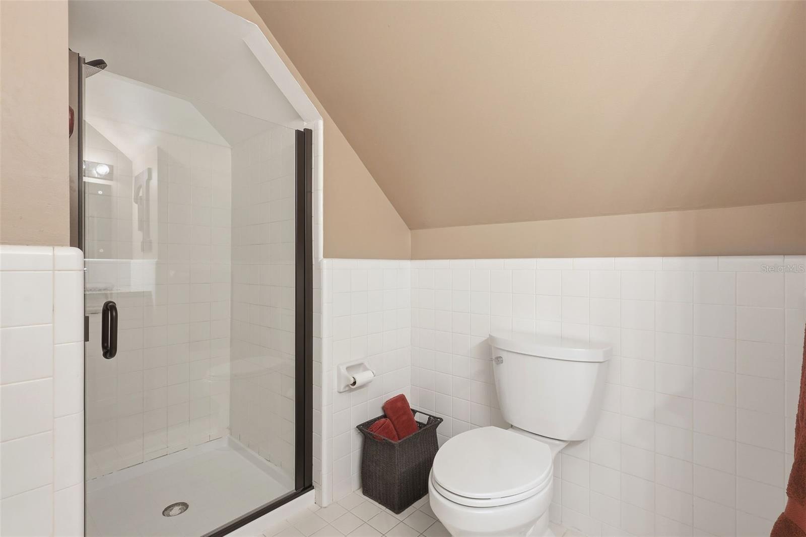 Image 29 of 41 For 911 Pine Tree Terrace