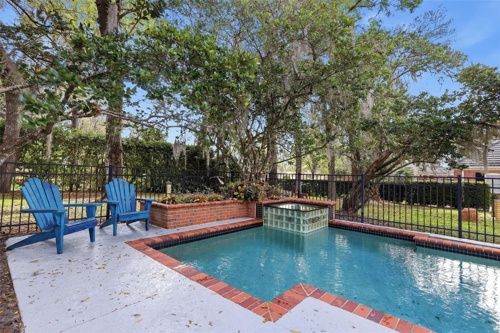 Image 32 of 41 For 911 Pine Tree Terrace