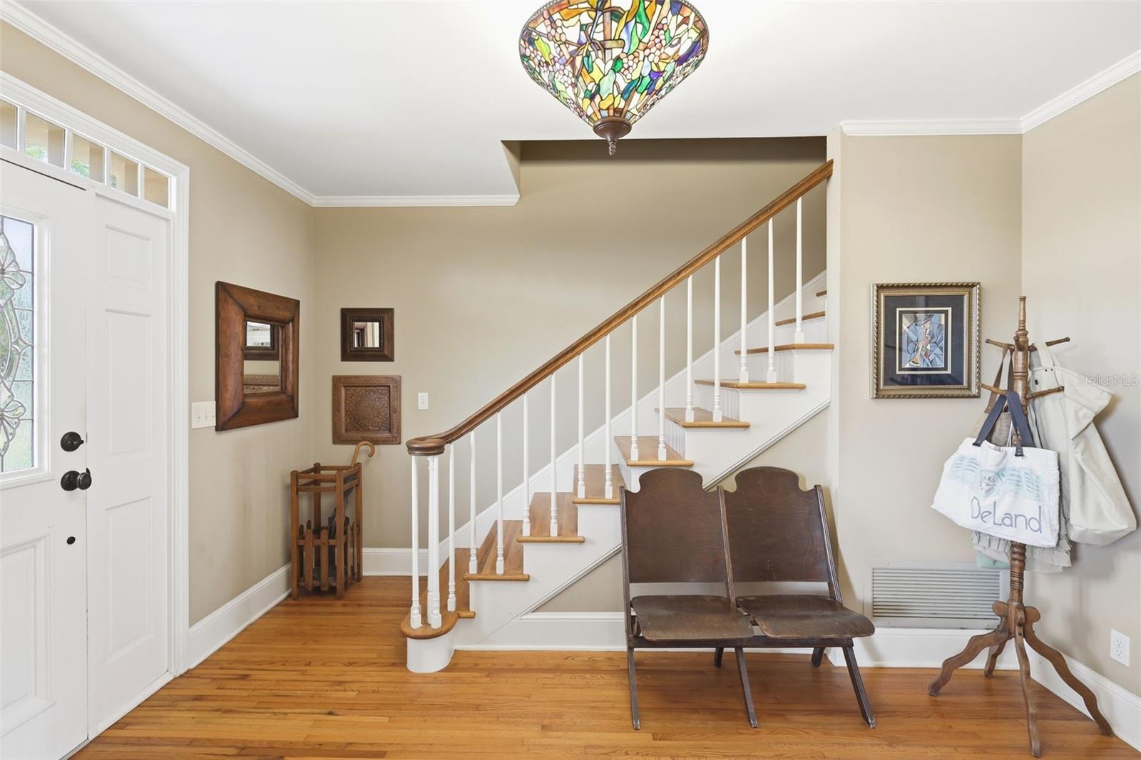 Image 4 of 41 For 911 Pine Tree Terrace