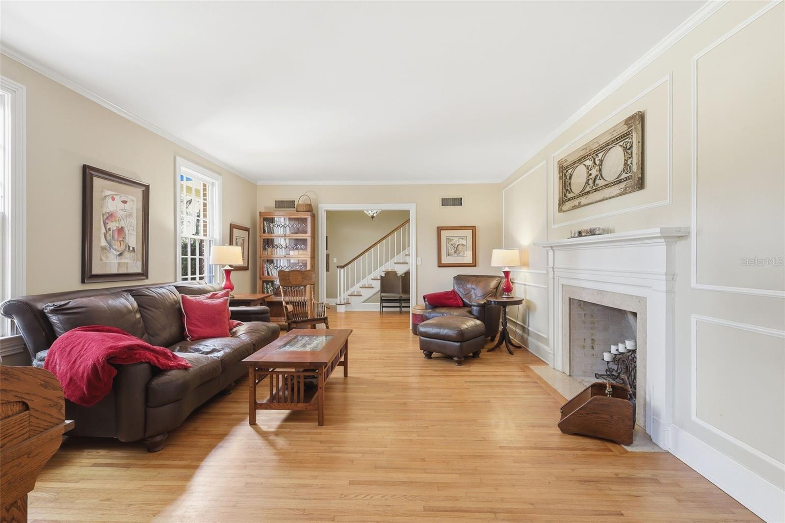 Image 6 of 41 For 911 Pine Tree Terrace