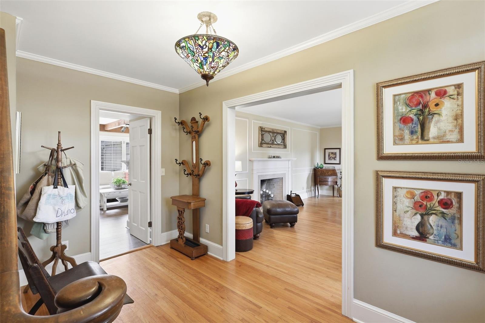 Image 7 of 41 For 911 Pine Tree Terrace