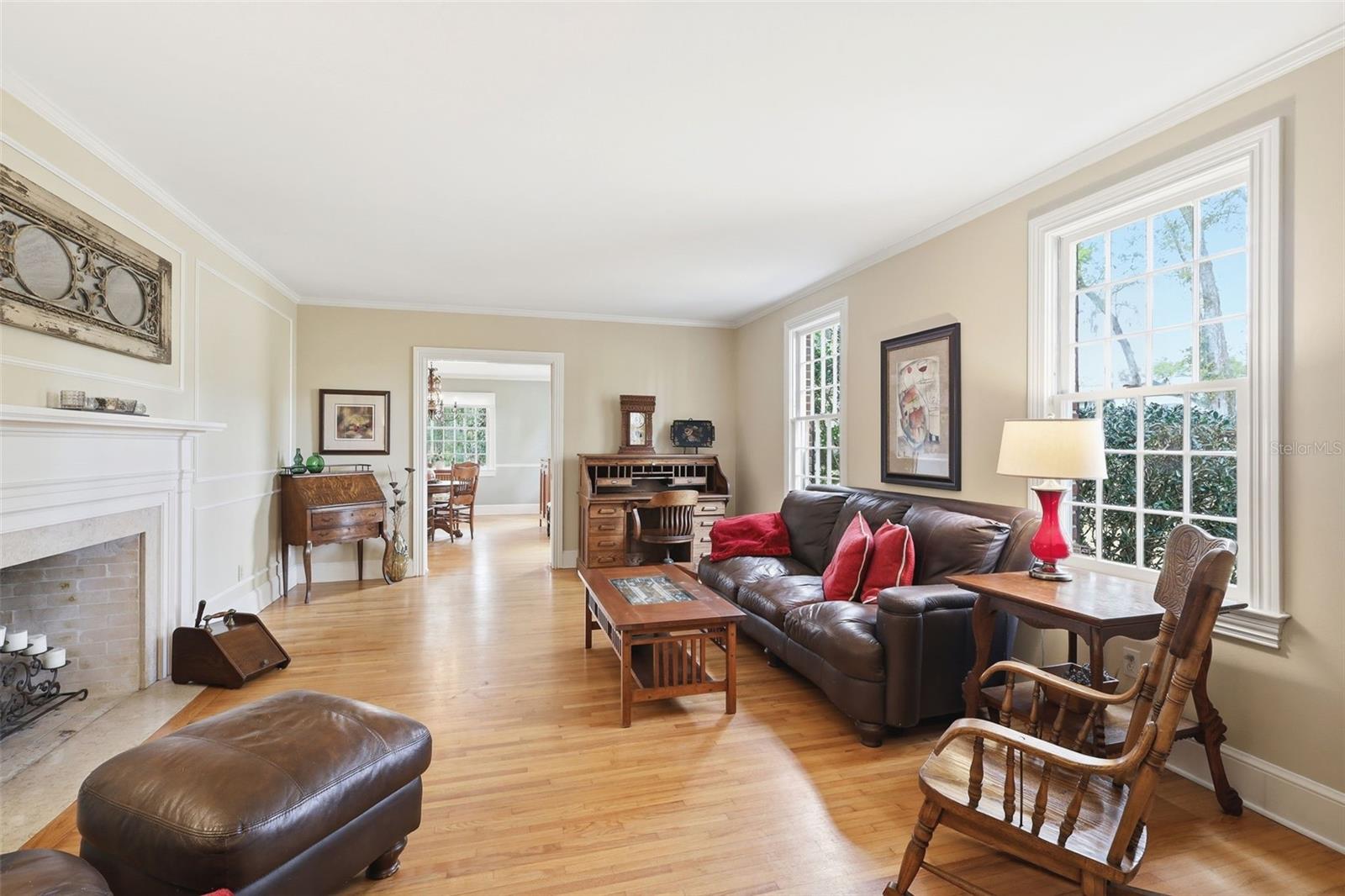 Image 8 of 41 For 911 Pine Tree Terrace