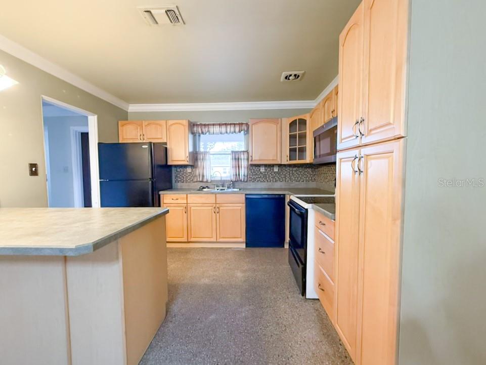 Image 10 of 53 For 2208 Community Way