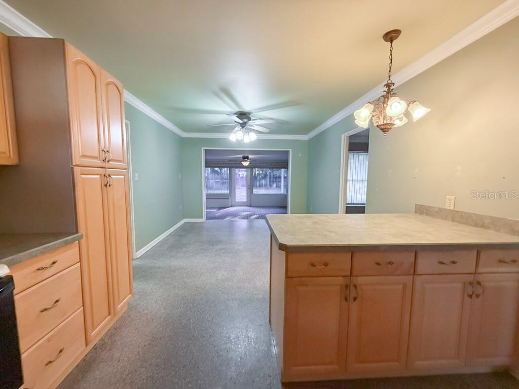 Image 12 of 53 For 2208 Community Way