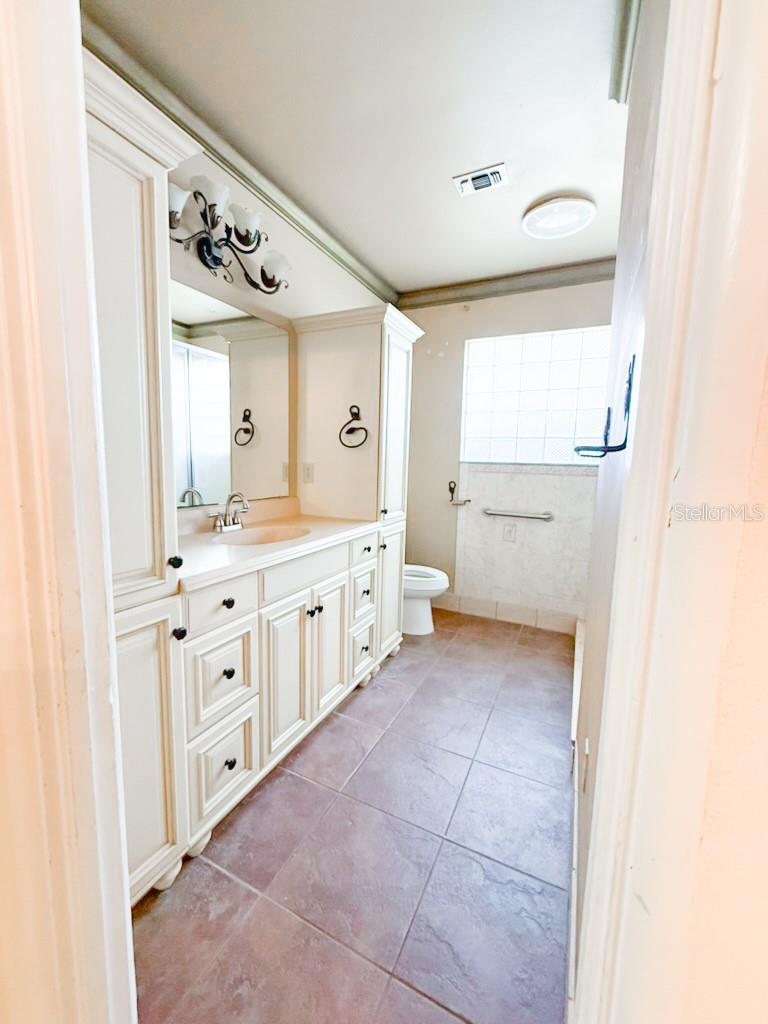 Image 22 of 53 For 2208 Community Way