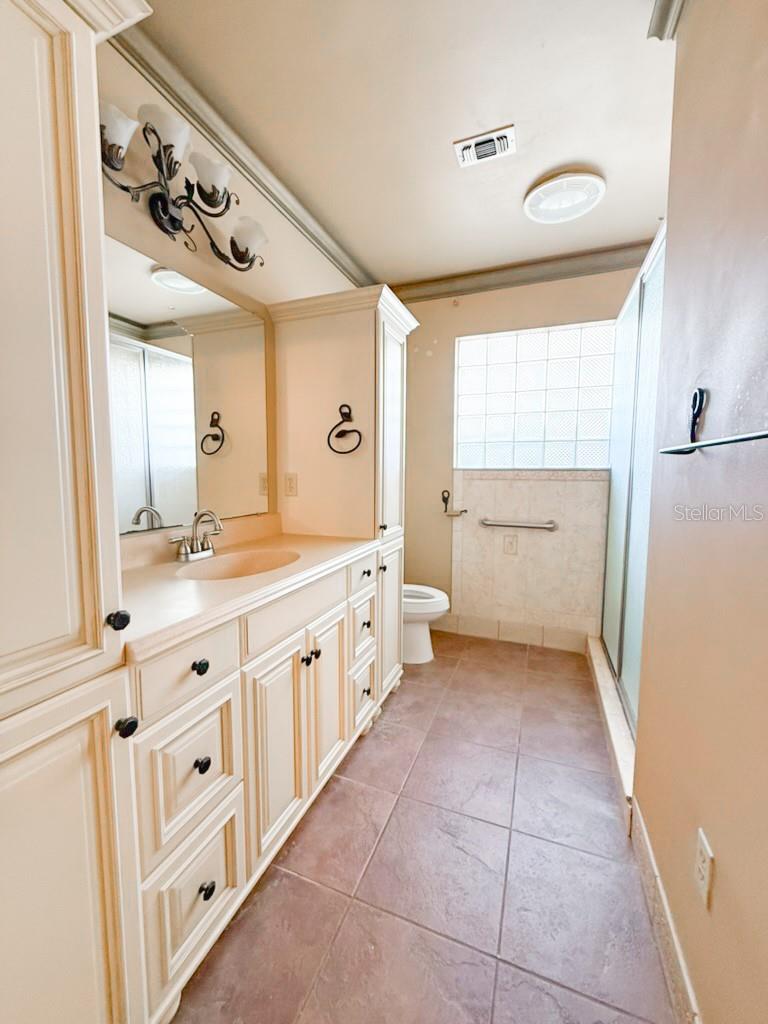 Image 25 of 53 For 2208 Community Way