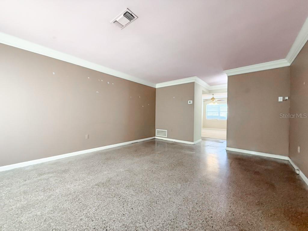 Image 31 of 53 For 2208 Community Way