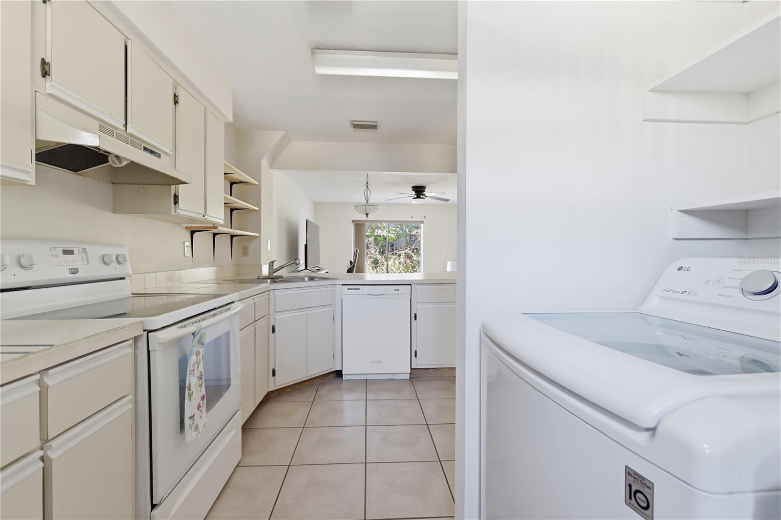 Image 4 of 27 For 175 Yorktowne Drive 21