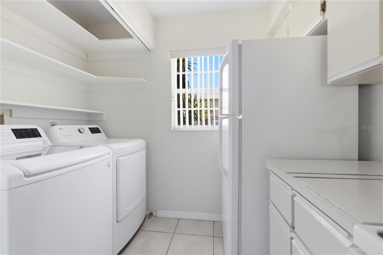 Image 6 of 27 For 175 Yorktowne Drive 21