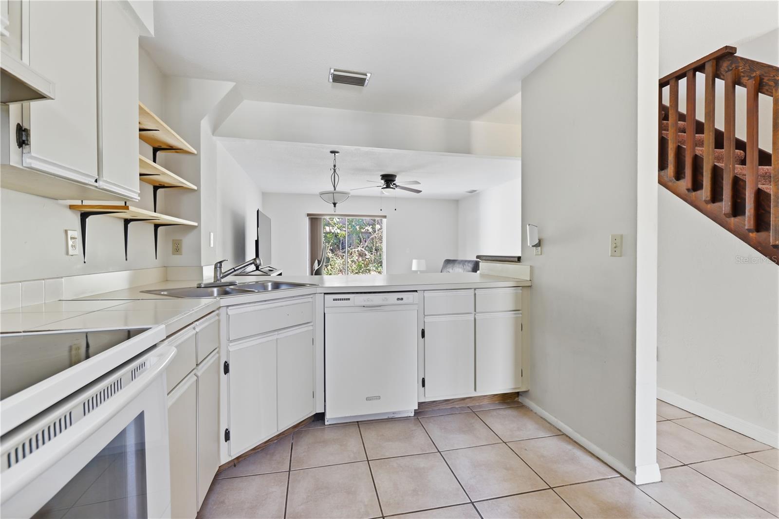 Image 7 of 27 For 175 Yorktowne Drive 21