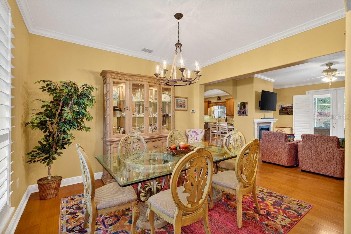 Image 13 of 82 For 341 Glen Club Drive