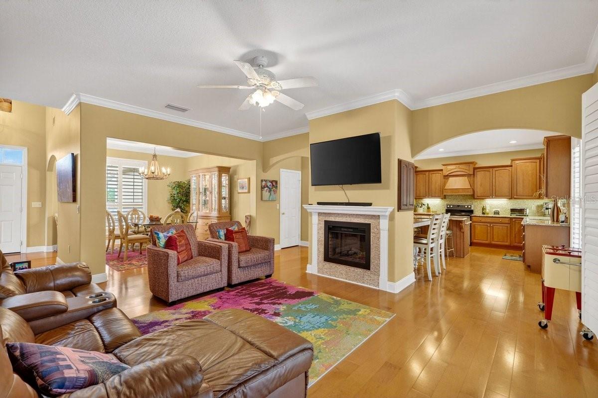 Image 16 of 82 For 341 Glen Club Drive