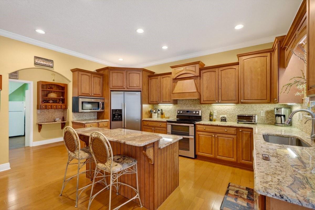 Image 18 of 82 For 341 Glen Club Drive