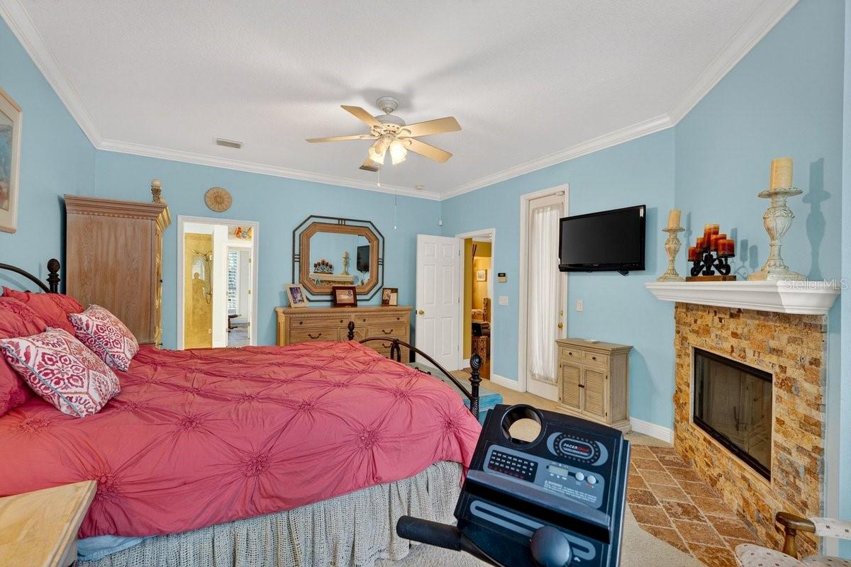 Image 25 of 82 For 341 Glen Club Drive