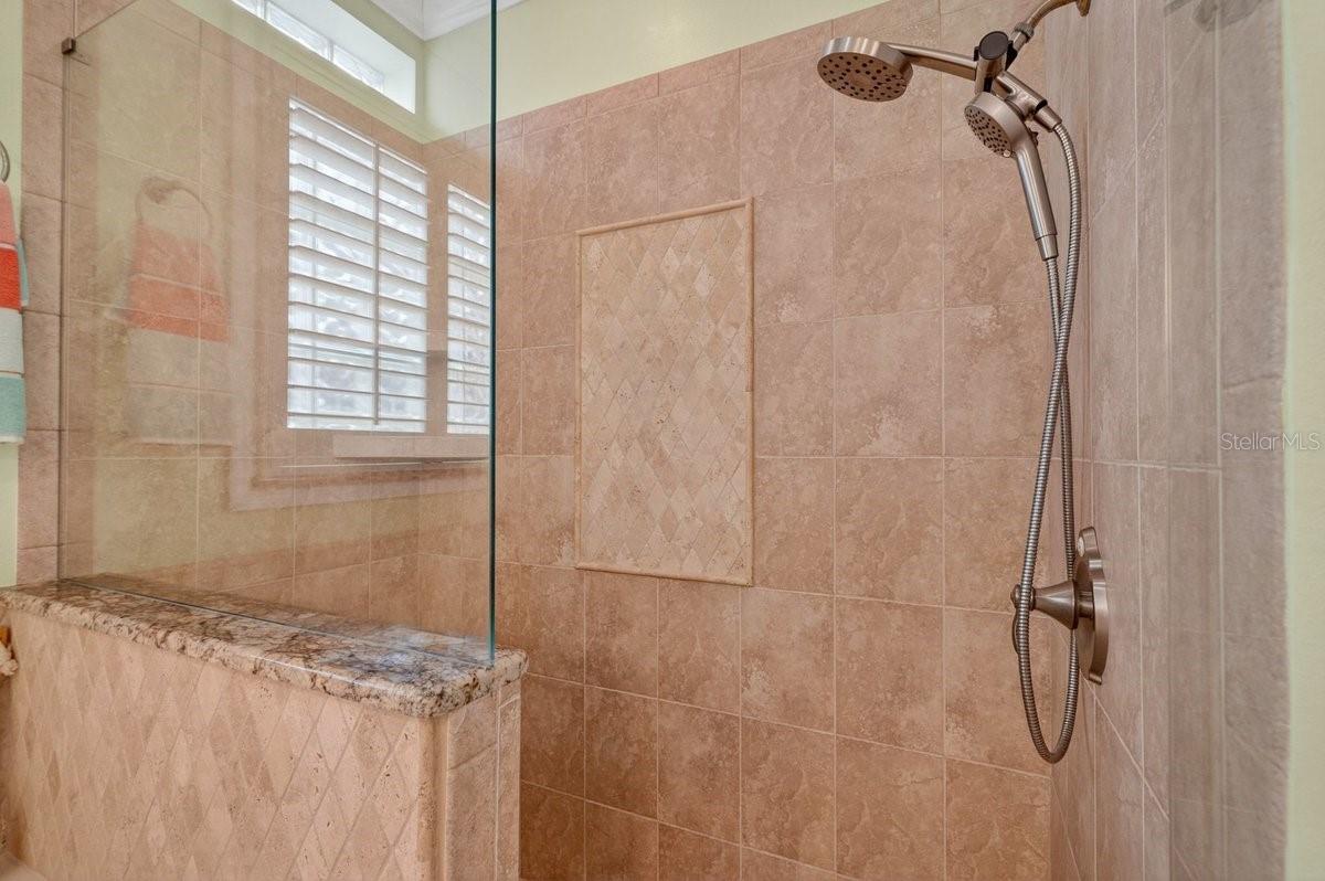 Image 29 of 82 For 341 Glen Club Drive