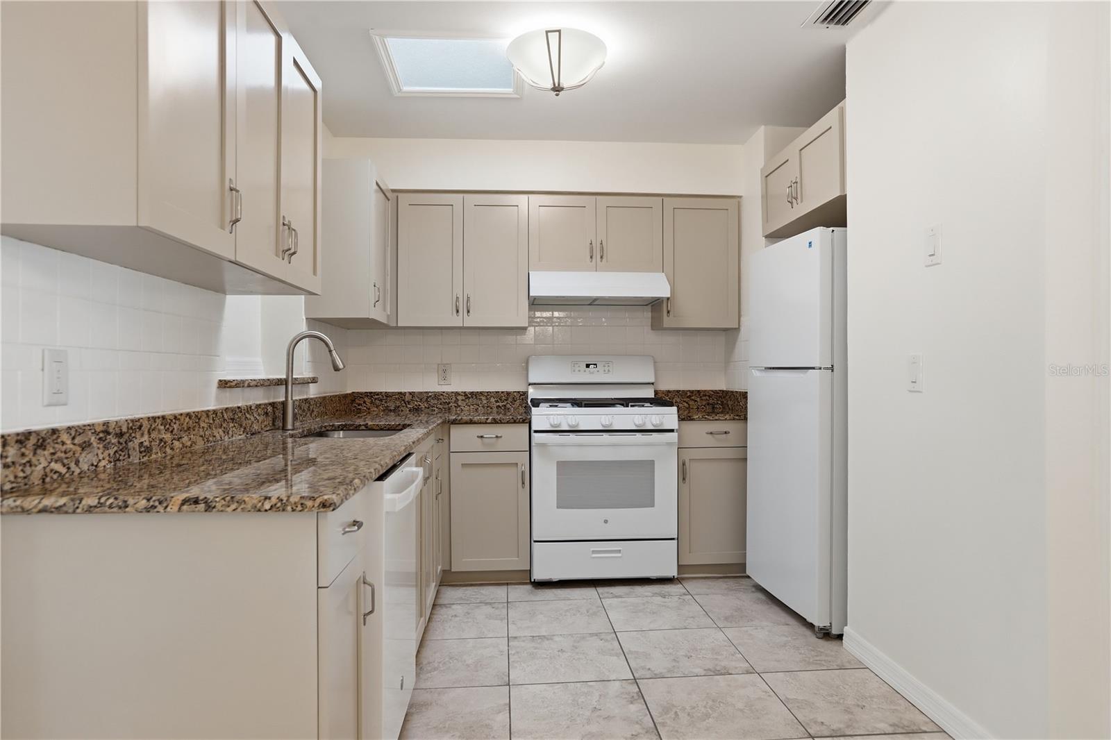 Image 12 of 36 For 2483 Becky Sue Drive