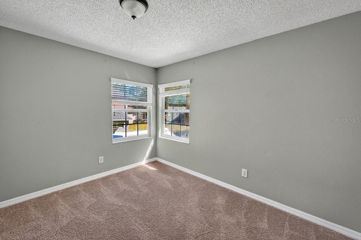 Image 11 of 60 For 19 Woodglen Place