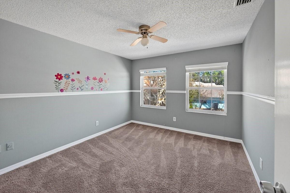 Image 13 of 60 For 19 Woodglen Place