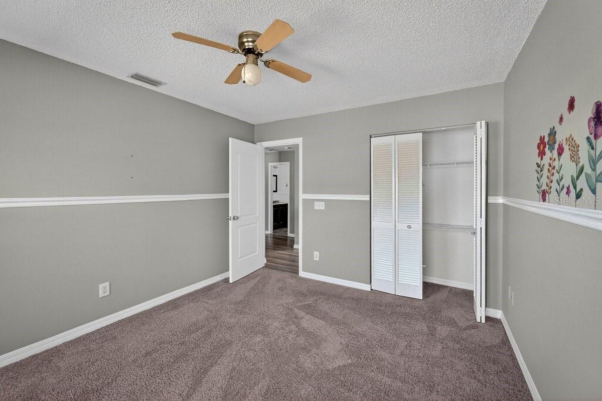 Image 14 of 60 For 19 Woodglen Place