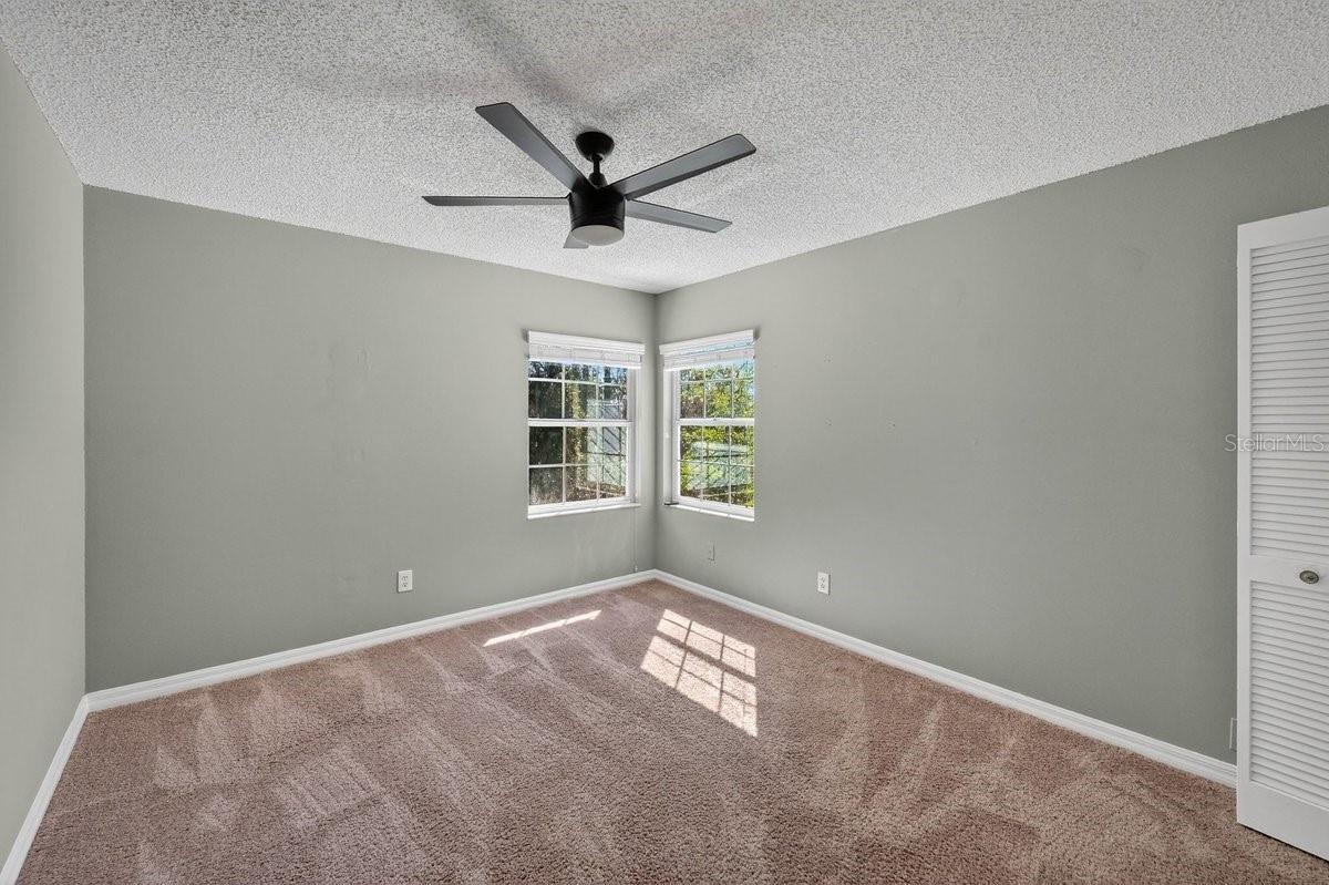 Image 15 of 60 For 19 Woodglen Place