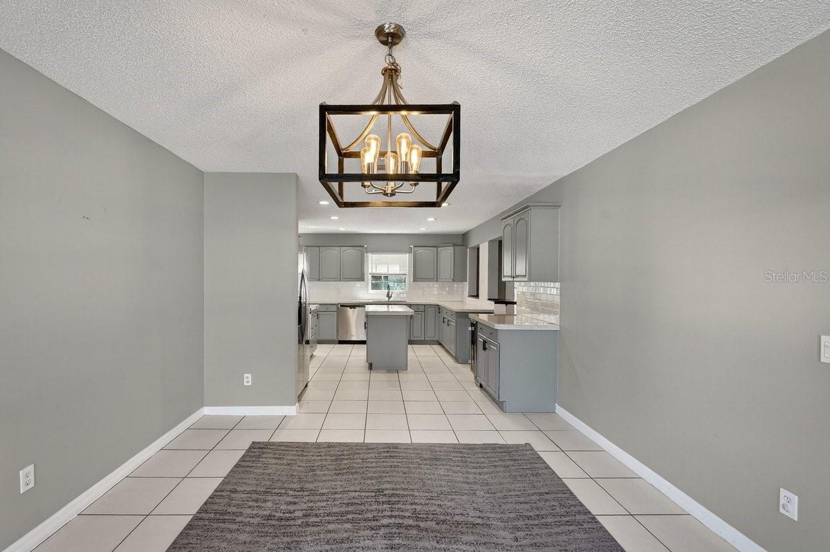 Image 23 of 60 For 19 Woodglen Place