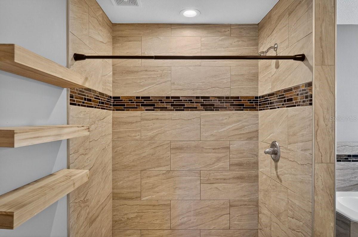 Image 32 of 60 For 19 Woodglen Place