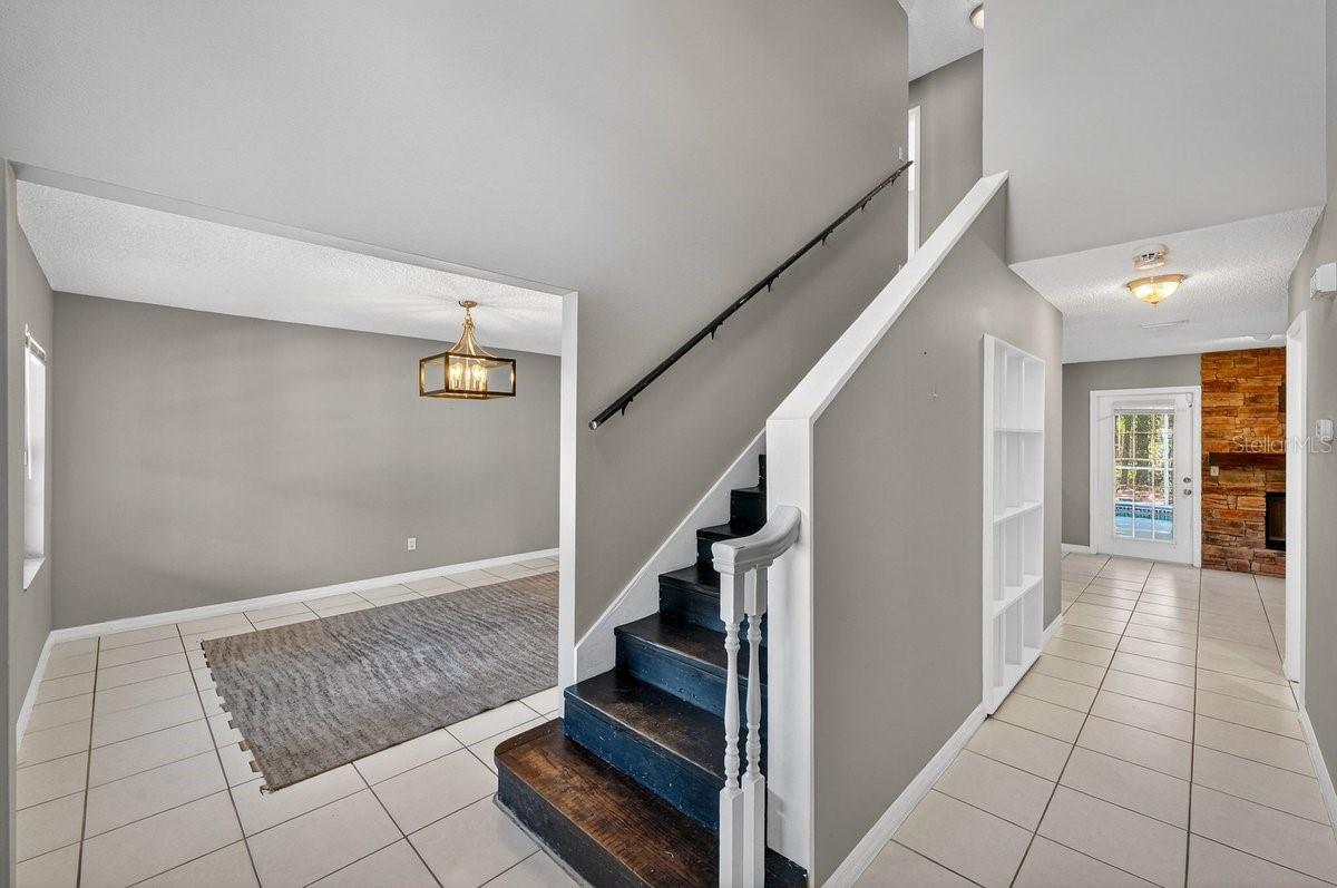 Image 36 of 60 For 19 Woodglen Place